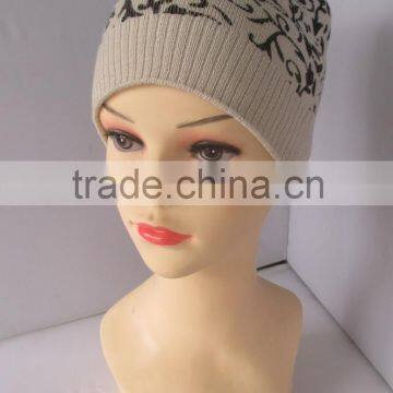 Top Selling Knitted Design Acrylic Material Custom Printed Beanie photo-2