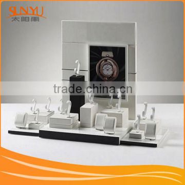 With 16 Years Manufacturer Experience Vertical Acrylic Watch Display