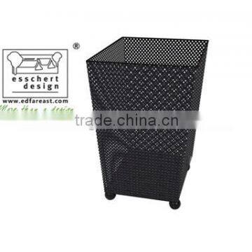 Outdoor black powder coating square shape fire pit in middle size