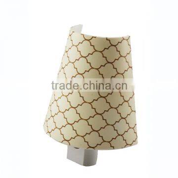 Small led sensor light with clip