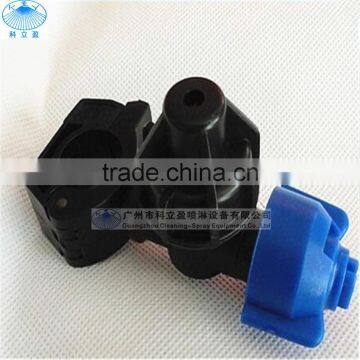 Plastic boom sprayer nozzle