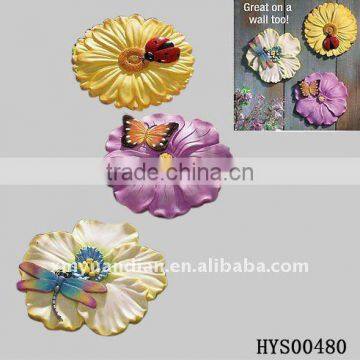 S/3 flower wall hanging as stepping stone