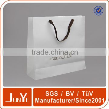 T-shirt packaging white paper bag with logo print