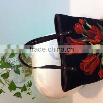 Artificial Silk Embroidery Flower Beach Bag photo-2