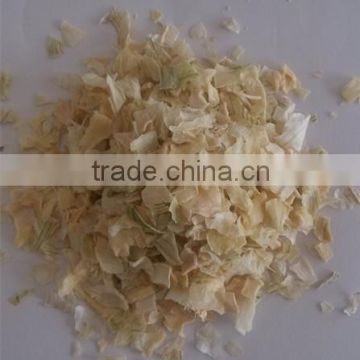 dried white onion flakes