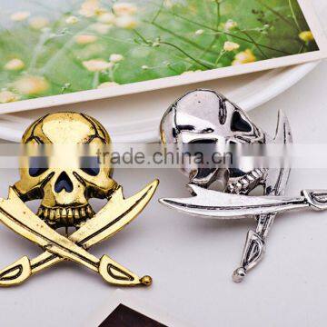 46*46mm Skull Pirate Lapel Crosssword Pin Badge Halloween Costume Brooch