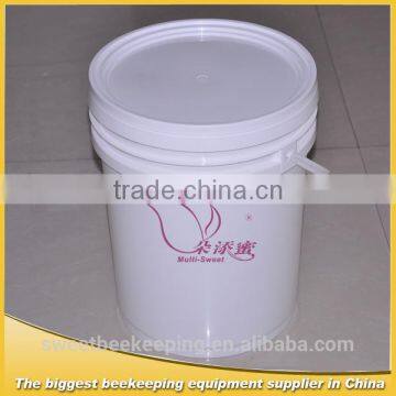 Beekeeping Equipment 20L Plastic Honey Tank With Honey Gate