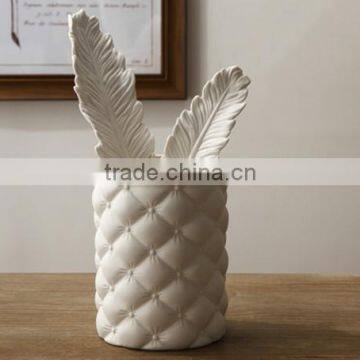 White Ceramic Pen Container for Decoration photo-2