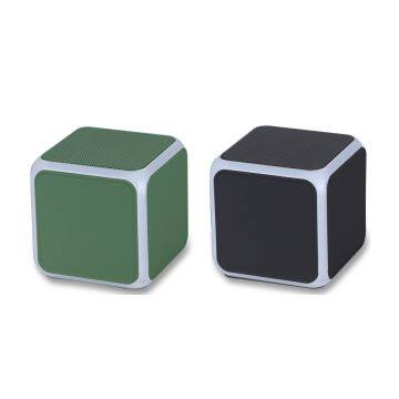mini speaker with led display clip flashlight