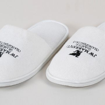 Eliya embroidered customized logo hotelhotel slippers spa,wholesale custom design hotel disposable slippers