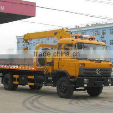 Dongfeng 4x2 flat bed wrecker with crane XCMG