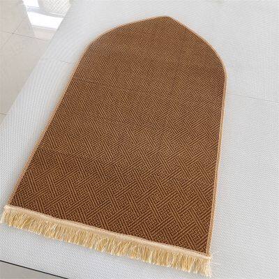 Factory Cheap Wholesale Muslim Prayer Mat Gift Set and Prayer Beads With Elegant Design Cylinder Gift Box photo-5