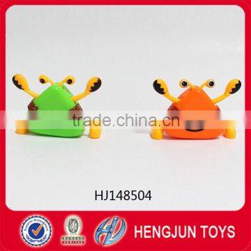 promotion plastic clockwork toys wind up walking triangle crab toy