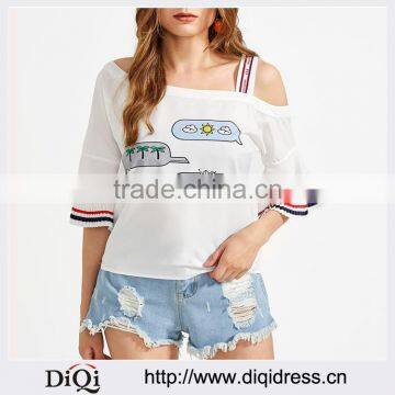 Wholesale Apparel Asymmetric Cold Shoulder Flute Sleeve Printed Ladies Casual T-Shirt