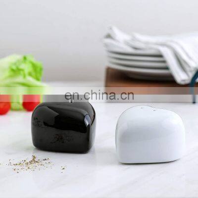 Black Heart Shaped Wedding Ceramic Salt Container and Pepper Shakers Holder Set Herb & Spice Tools