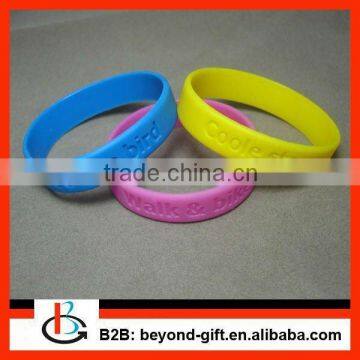 Custom wholesale cheap letter printed debossed silicone energy bracelet