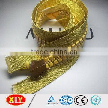 High Quality Gold Big Teeth Custom Puller Plastic Zipper photo-2