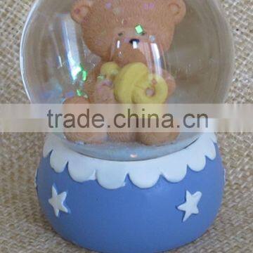 Hot sale eco-friendly baby first year birthday souvenir snow globes for sale