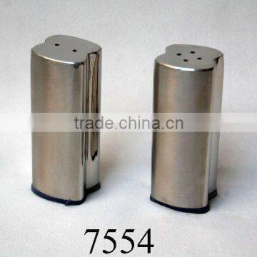 salt & pepper set or shaker