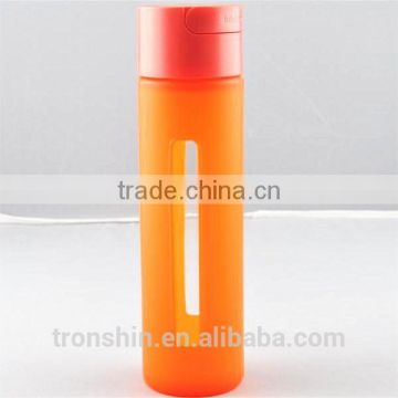 Custom Made Food Grade Solid Silicone Bottle Cover for Sports On-the-go Bottles