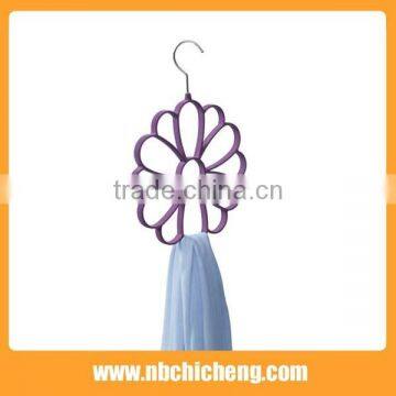 Flower Shape Plastic Scarf Hanger photo-3