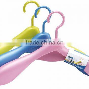 Diverse Styles Plastic Clothes Hanger photo-4