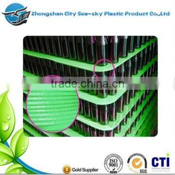 different color plastic material divider sheet for the bottle packing