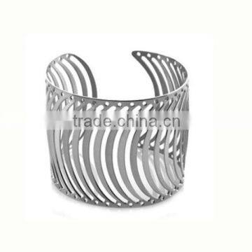 Expandable very thin hollowed out highpolished stainless steel bangles female bangles cheap price wholesale for womens LB8432