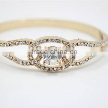 High Polished Gold Finish Adjustable Cuff Bracelet Crystal Bowknot White Rhinestone Bangle Bracelet For 2016New Intrend style
