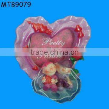 honey heart shaped album stand