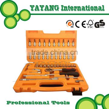 Combination tools Ratchet Wrench and socket set in tool box