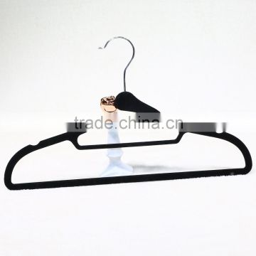 QD-B78 new black plastic velvet cloth hanger make in China