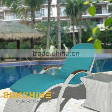 Synthetic Beach Rattan Chair With Tempered Glass Side Table