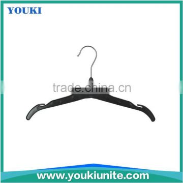 bulk plastic hanger for garment