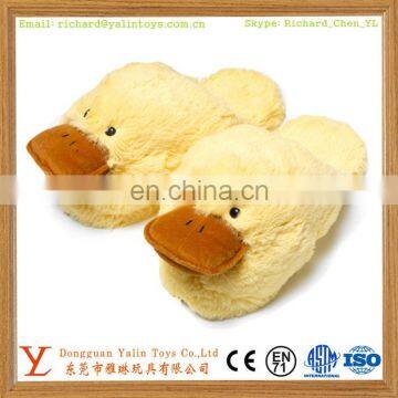 Wholesale comfortable soft sole plush indoor yellow duck slippers/ fluffy animal slipper