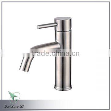 Chrome surface finishes deck mounted single handle stainless steel basin faucet