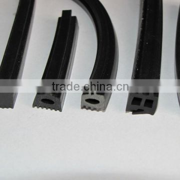 Rubber seal for curtain wall