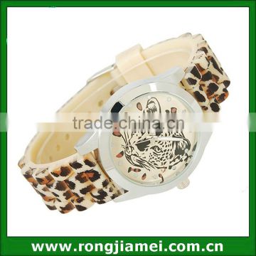 Hot selling geneva fashion leopard watch for ladies with Cheetah on face