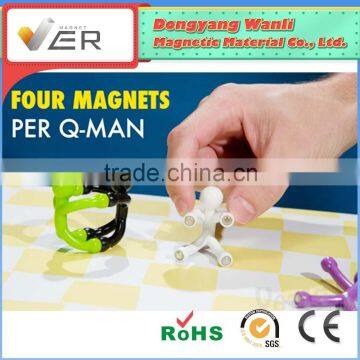 2015 high quality and hotsale magnetic products mini flexible Q-man with strong magnets