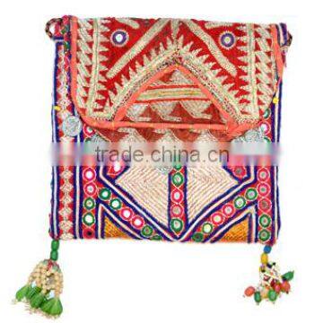 Buy Girls Latest Fashion Handbags / Purse / Clutch Online