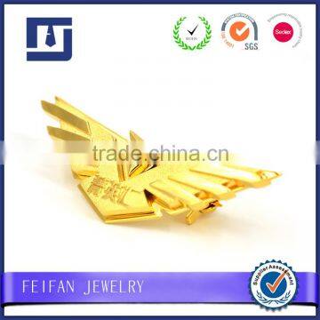 High quality golden wing metal badge for decoration custom button badge