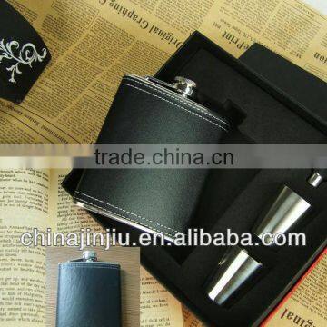 Hip flask with leather covered in gift box