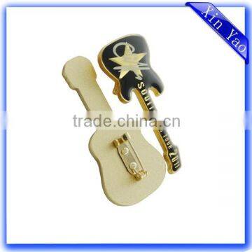 Wholesale Custom LOGO Embossed Guitar Shaped Gold Musical Badge