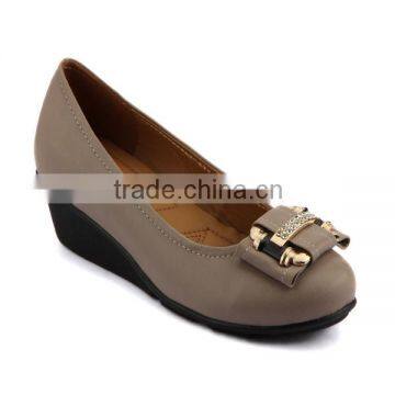 Guangzhou Runto Fashion Ladies Shoes Wholesale Trending Shoes With Rubber Soles