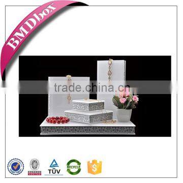 Chinese low moq luxury jewelry display set acrylic white