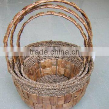 fruit basket/storage basket/bread basket from water-hycinth