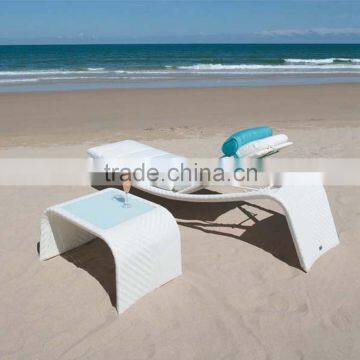 Outdoor Leisure Curved Design Rattan Lightweight Folding Beach Sex Lounge Chair photo-2