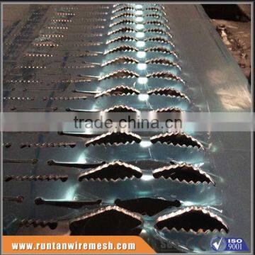 Hot dipped galvanized Diamond Safety Grating Walkway for safety stair treads (Trade Assurance)