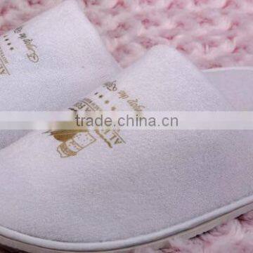 white cheap man slipper with gold print