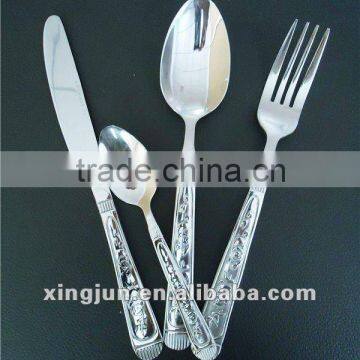 20938 Well knowed table spoon knife forks set